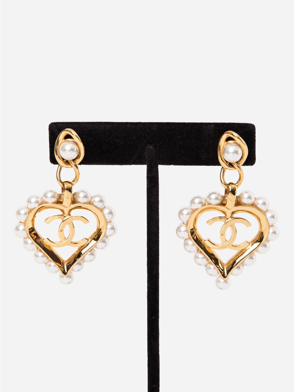 Pre-Owned Chanel 2019 Pearl Heart CC Drop Earrings